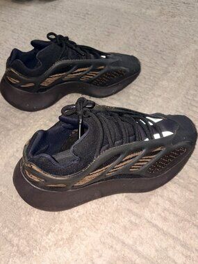adidas gazelle silver green womens adidas Yeezy 700 V3 'Dark Glow'  Reborn